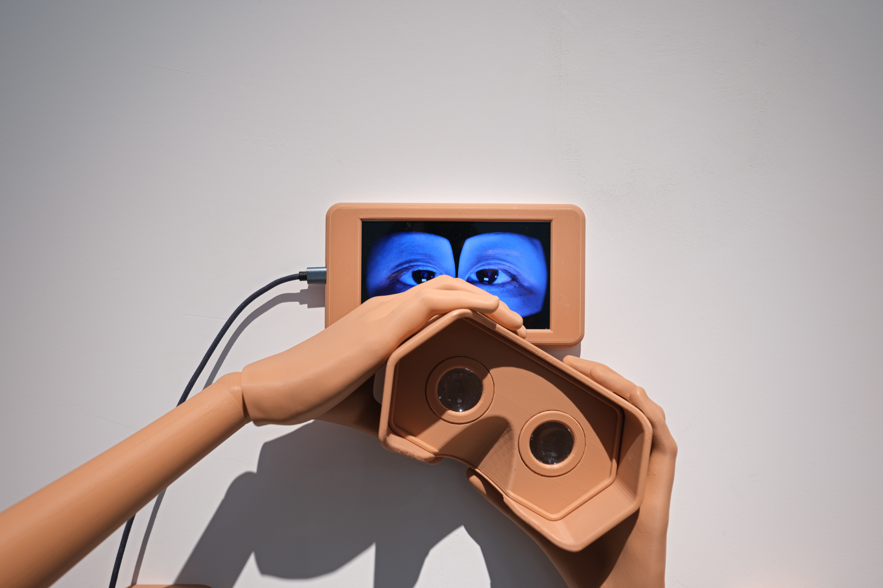 Double-Channel I: eye(s)